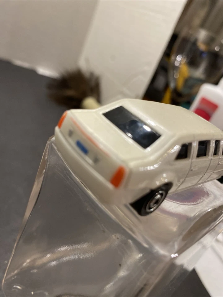 Matchbox 2017 MBX ADVENTURE CITY Cadillac One 10/125 A7 - Image 2 of 4