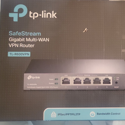 TP-LINK SafeStream TL-R600VPN Gigabit Multi-WAN VPN Router Commercial