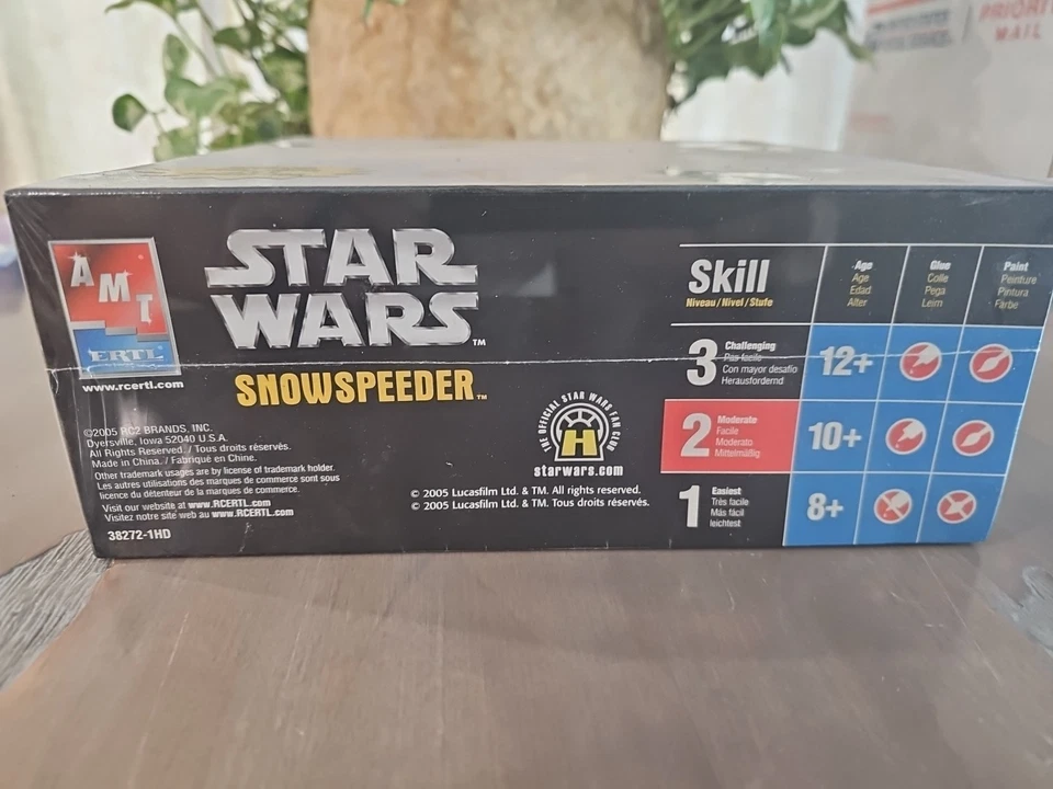 2005 AMT ERTL Star Wars Empire Strikes Back Snowspeeder Model Kit Factory SEALED - Image 4 of 4