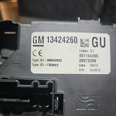    VAUXHALL OPEL  CORSA D BCM BODY CONTROL MODULE 13424260 RESETTED