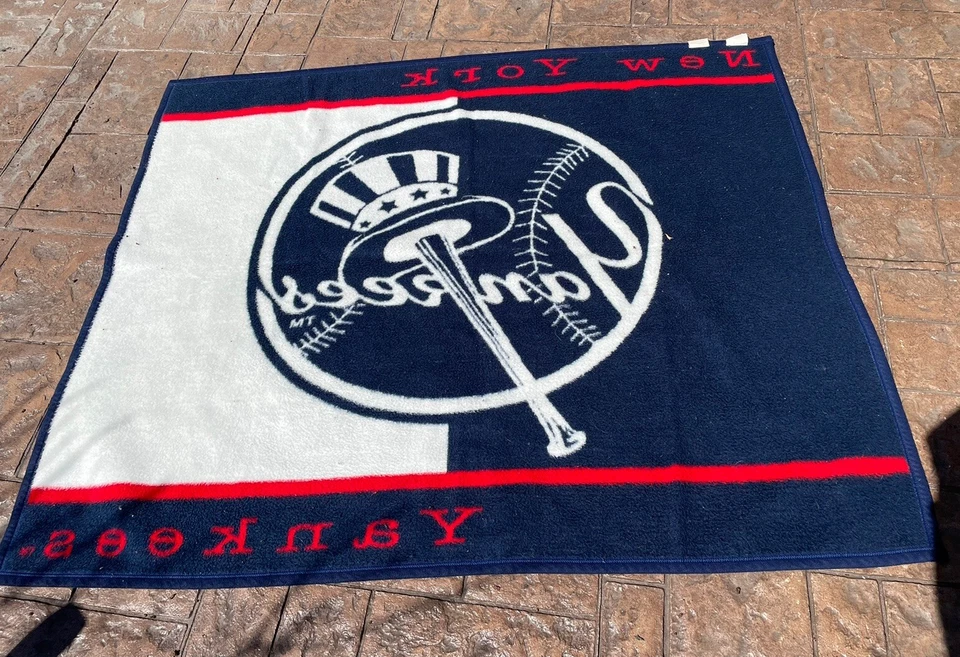 Biederlack New York Yankees 50x60" Blanket NY MLB Red White Blue Throw - Image 3 of 4