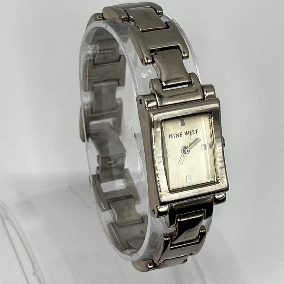 Nine West Women's Watch Rectangle Silver Dial Silver Tone Band NEW BATTERY RUNS! - Image 3 of 4