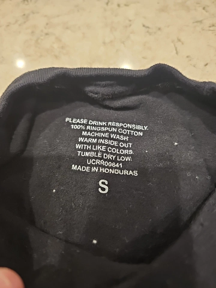 Camisa Crown Royal / Cleveland Cavs Super Suave Ajustada Negra Talla Pequeña Rara Foto 2 de 3