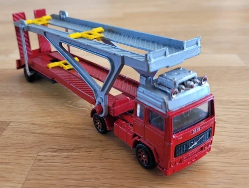 1993 Vintage Corgi Volvo & Articulated Car Transporter Trailer 1:64 Scale