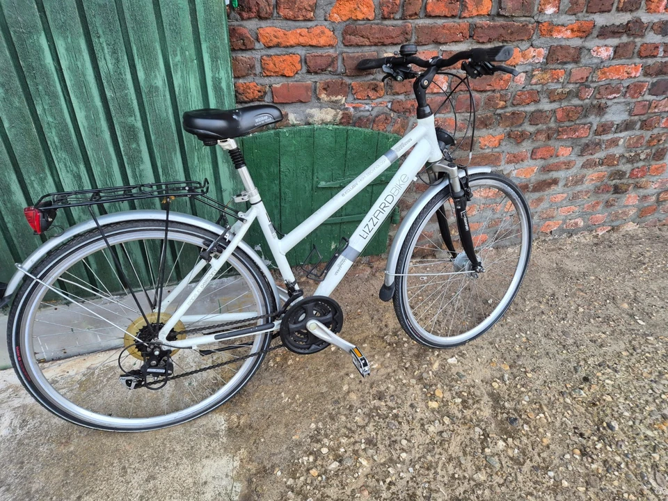 Lizzard Bike Damenfahrrad 28" 21 Gang Nabe technisch i.O.Bereifung braucht Luft - Bild 3 von 4