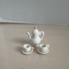 ANTIQUE MINIATURE CHILD'S/DOLL TEA SET, TEAPOT AND 2 CUPS W/SAUCERS, PORCELAIN 