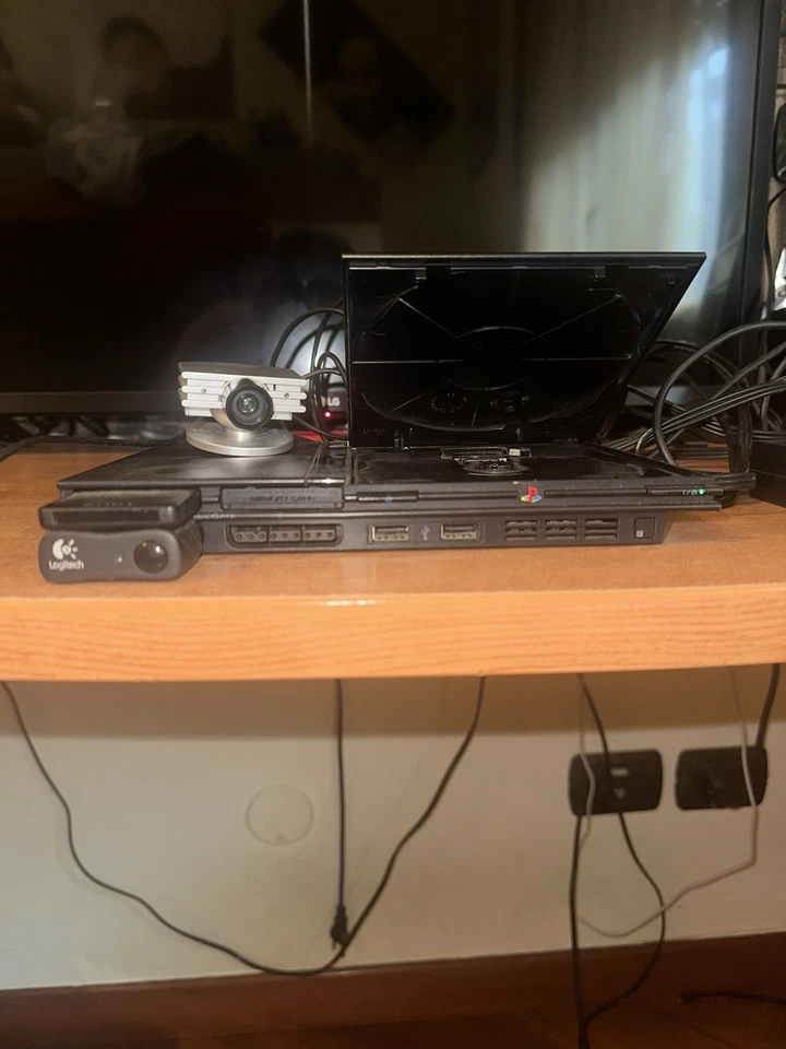 Sony PlayStation 2, foto 2 di 5