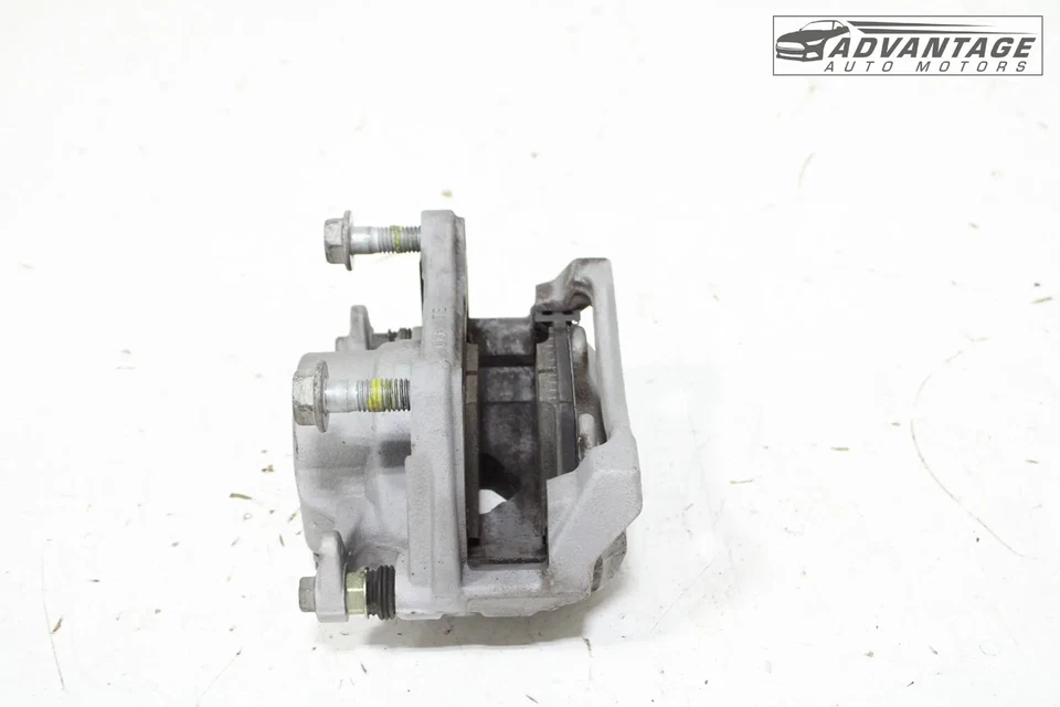 2020-2025 CADILLAC XT4 AWD FRONT LEFT DRIVER SIDE DISC BRAKE CALIPER OEM - Image 4 of 4