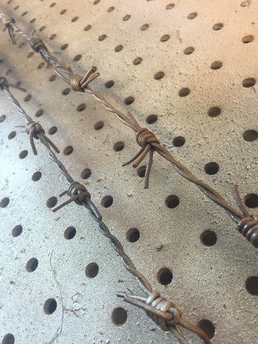 Wicked Wire Halloween Fake Barbed Wire Special Effects Decoration Rust 12 Foot - Picture 4 of 5