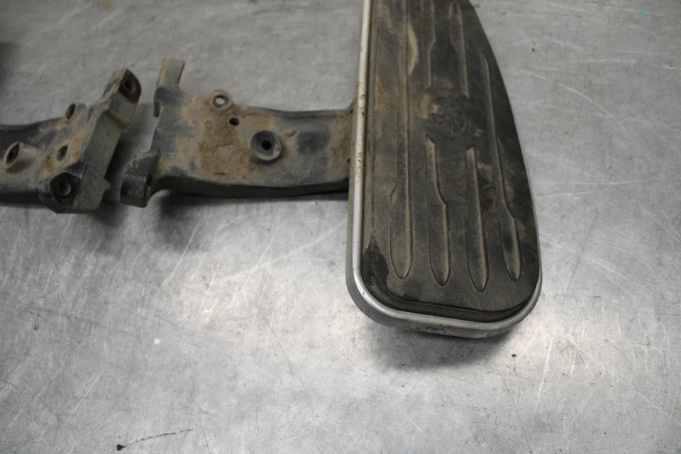 05-06 YAMAHA ROYAL STAR FRONT FOOT RESTS PEGS STEPS SET PAIR BB697 - Image 2 of 4