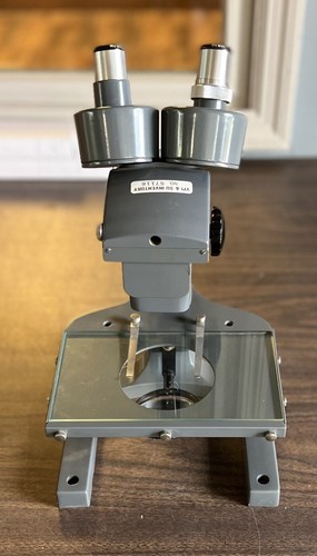 Microscopio stereo vintage Bausch & Lomb, tre obiettivi scorrevoli, specchio - Foto 2 di 7