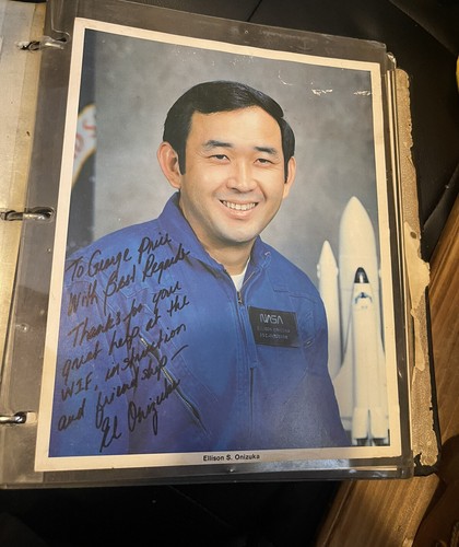 LT. CORONEL ELLISON S. "EL" ONIZUKA - FOTOGRAFÍA AUTOGRAFIADA 1978 JSCL-185 - Imagen 4 de 15