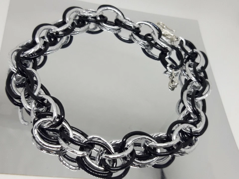 Collana Girocollo in Alluminio Doppia Maglia Argento e Nera 13.6x 9.7mm - Immagine 3 di 4