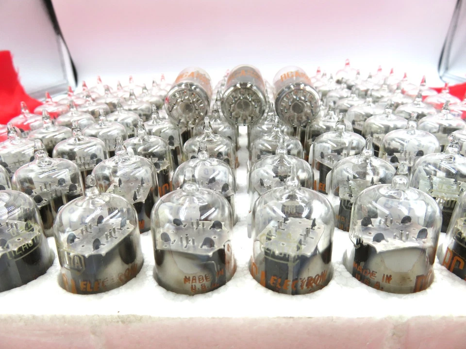 De colección 1962 NOS RCA techo transparente 12AU7A grado platino ~ par combinado ~ tubos nuevos Foto 4 de 4