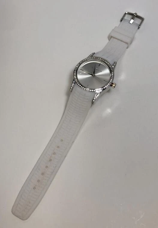 NEW Via Nova VNWTSL Women's Modern Crystal Bezel White Rubber Strap Silver Watch - Image 3 of 4