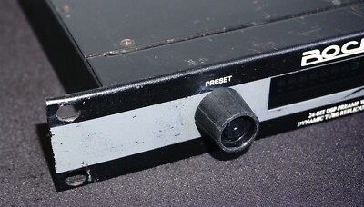 Rocktron Chameleon 2000 24-Bit Preamp W/ Effects & Dynamic Tube