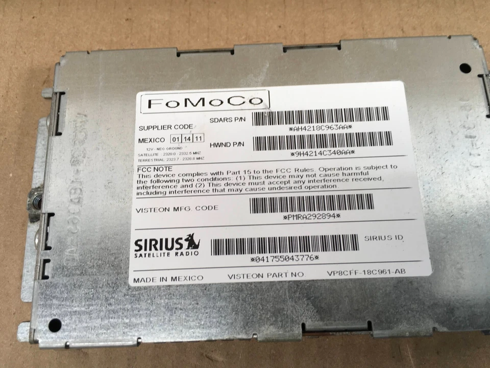 Land Rover Range Rover HSE 2007-2012 unidad de módulo receptor de radio por satélite OEM. Foto 2 de 4