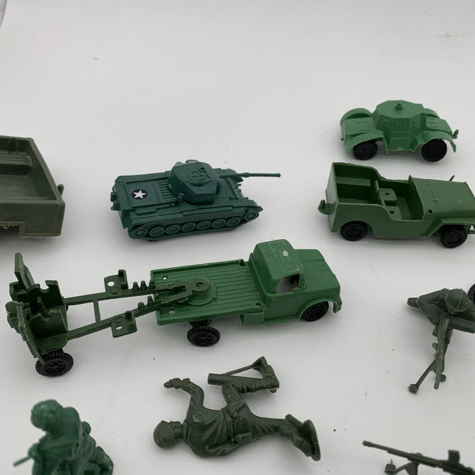 PLÁSTICO EJÉRCITO HOMBRES Y VEHÍCULOS Foto 3 de 4
