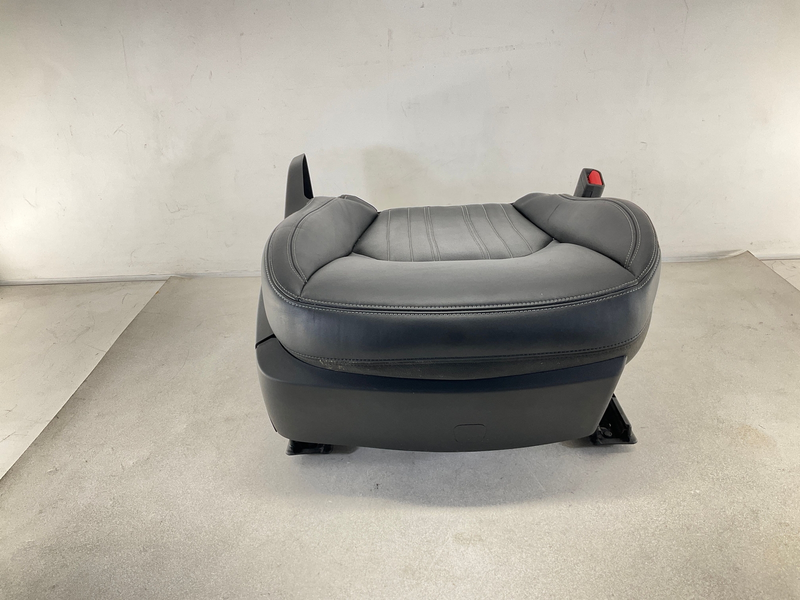 17-20 MASERATI Levante Front Passenger Seat Lower Bottom Cushion OEM