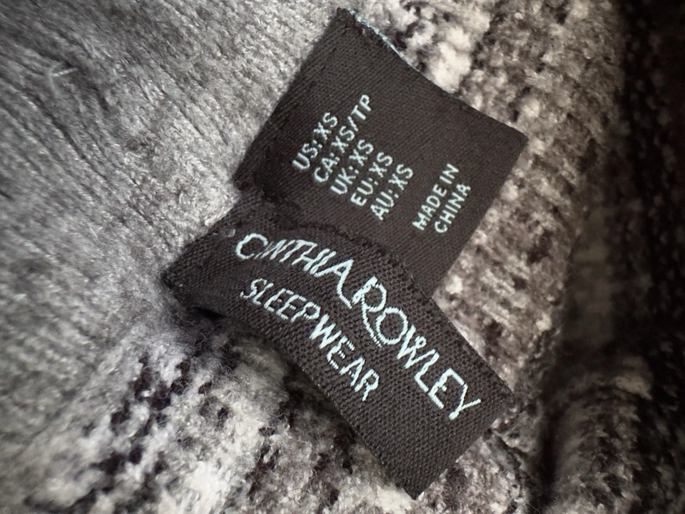 Leggings para mujer Cynthia Rowley con estampado de copo de nieve - gris/negro/blanco PJ Bottoms XS Foto 2 de 4