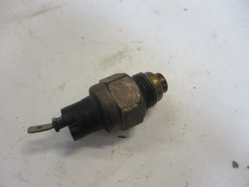 4. HONDA CBR 1000 F SC21 Kühlerschalter Lüfterschalter Sensor Schalter Kühler