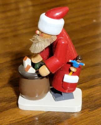 FLADE Flax Haired Children Santa Claus Ergzebirge Germany Figurine Miniature Vtg