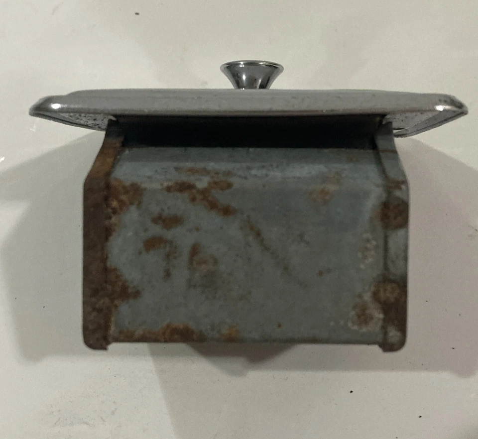 Studebaker Ashtray Hawk Lark 1958-64 - Set of 2 - Fair Condition - Image 4 of 4