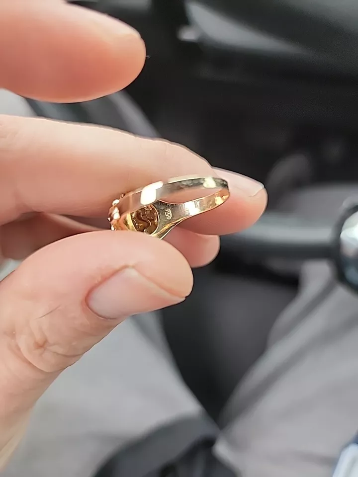 Gorgeous 1930s 18kt Gold Womens .5ct Diamomd Solitare With Floral Design - Image 4 of 4