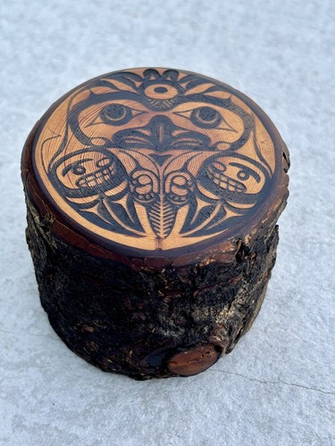 Signed Bill Helin Eagle Wood Trinket Box Tsimshian Gitgeese B.C. Canada VTG