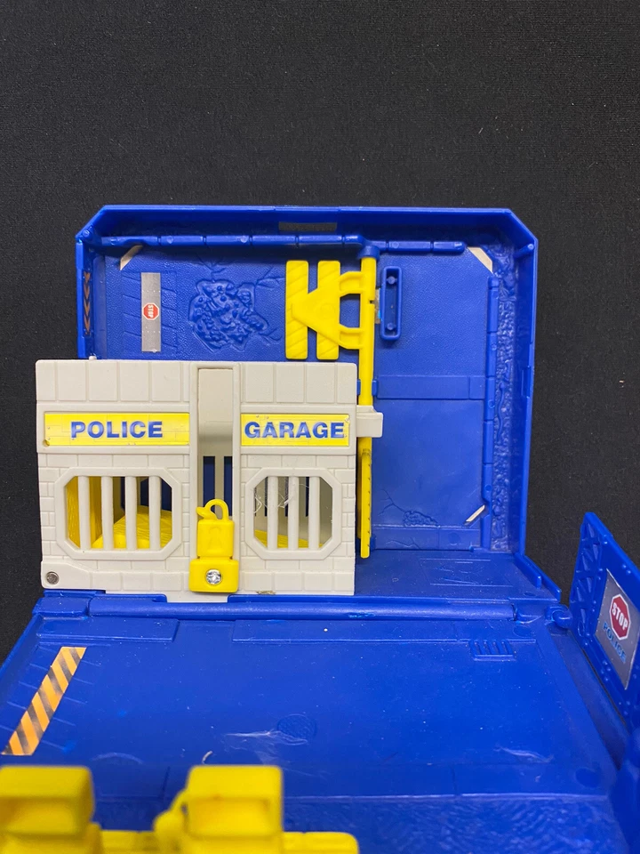 Matchbox Police Garage Toy 2001 Mattel - INCOMPLETE - Image 4 of 4
