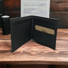 Premium  Bi-Fold Wallet Slim Compact Front Pocket Wallet New With Gift Box  