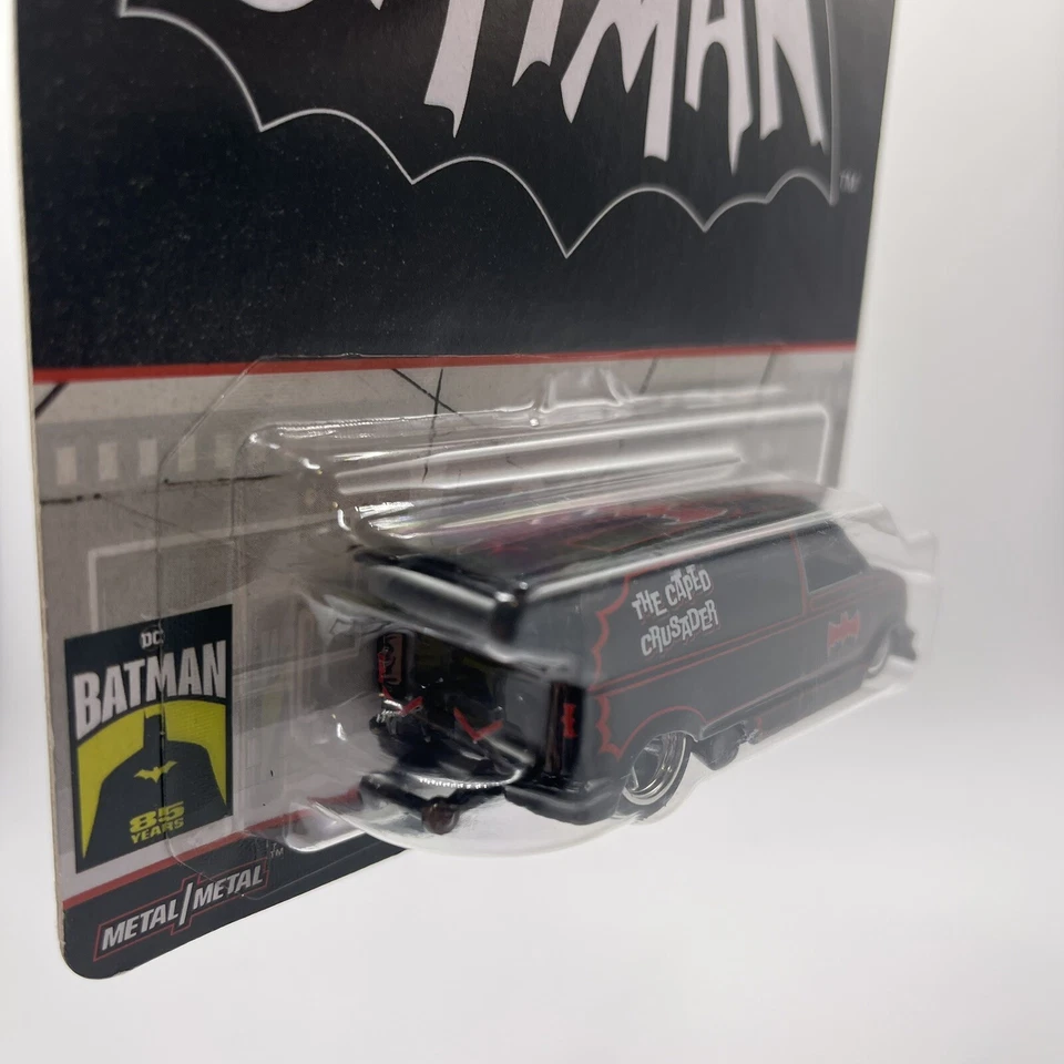 Hot Wheels Batman 1985 Chevy Astra Van Batmobile Car HVJ48 - Image 4 of 4