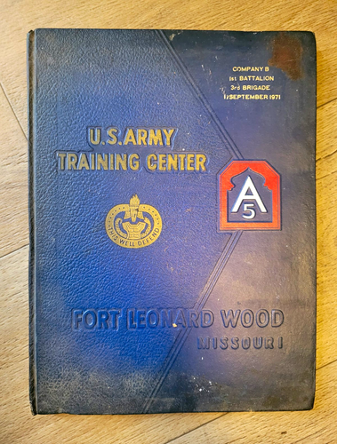 Red Fort Text U.S. Army Fort Leonard Wood Graduation Yearbook 1971 Hardcover ...