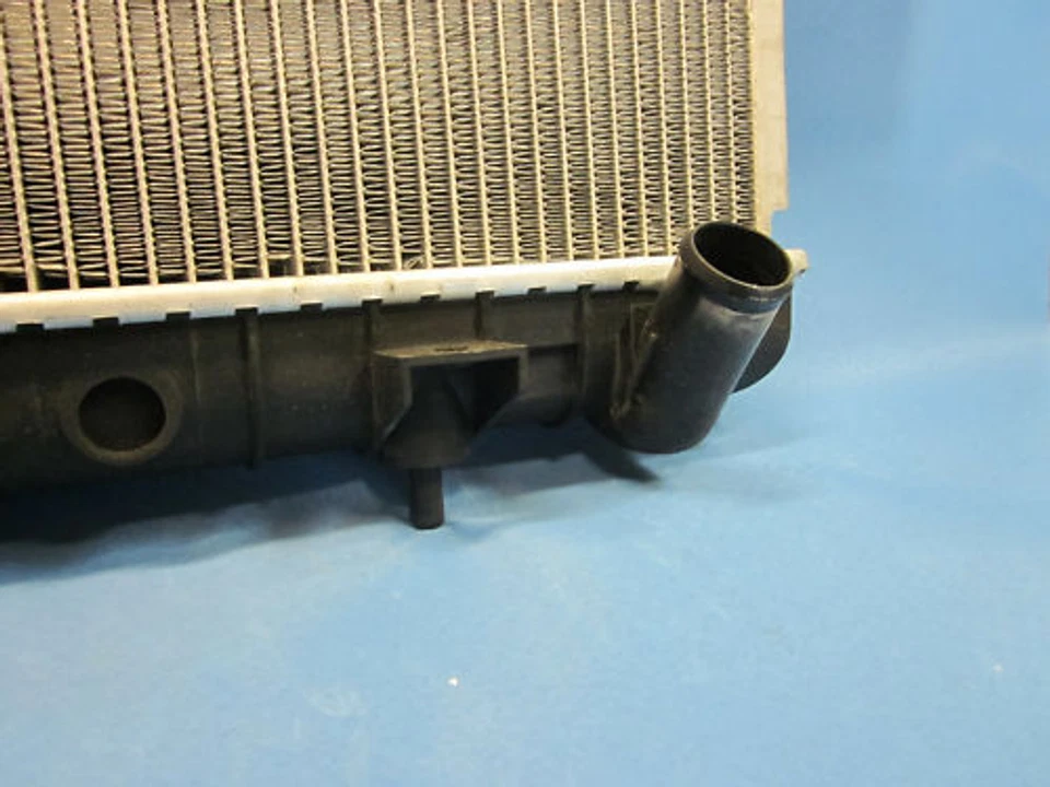 Range Rover V8 99 - 02 Fenix Radiator - Image 4 of 4