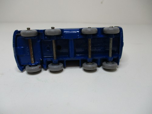 MATCHBOX 10C-1 SUGAR CONTAINER TRUCK LYLE&TATE ORIGINAL W/TOUCH-UPS, CROWN DECAL - Picture 6 of 11