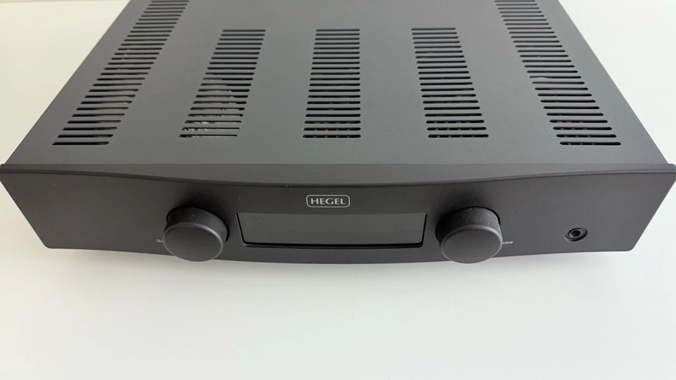 Hegel H90 Vollverstärker mit DAC & Streamingmodul / Apple AirPlay2 / SoundEngine - Bild 2 von 4