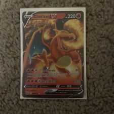 Carta Pokémon TCG Swsh09 Charizard v Holo Ultra Rara 017/172