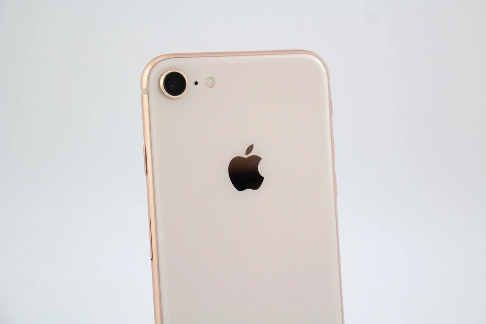 Apple iPhone 8 (Unlocked) A1905 64GB Gold Grade C Boxed - Image 3 of 4