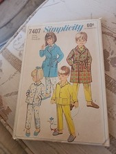 1960S SIMPLICITY CHILD S ROBE AND PAJAMAS PATTERN #7407 UNCUT