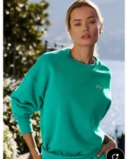 Alo yoga Accolade Crew Neck Pullover sz  S in excellent condition Green