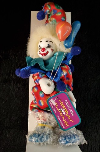 Hand Painted Porcelain Clown Vintage / Parade of Dolls Collection - Picture 7 of 9