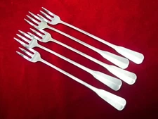 Oneida Distinction Deluxe SS Colonial Artistry Seafood/Cocktail Fork Set of 5 6"