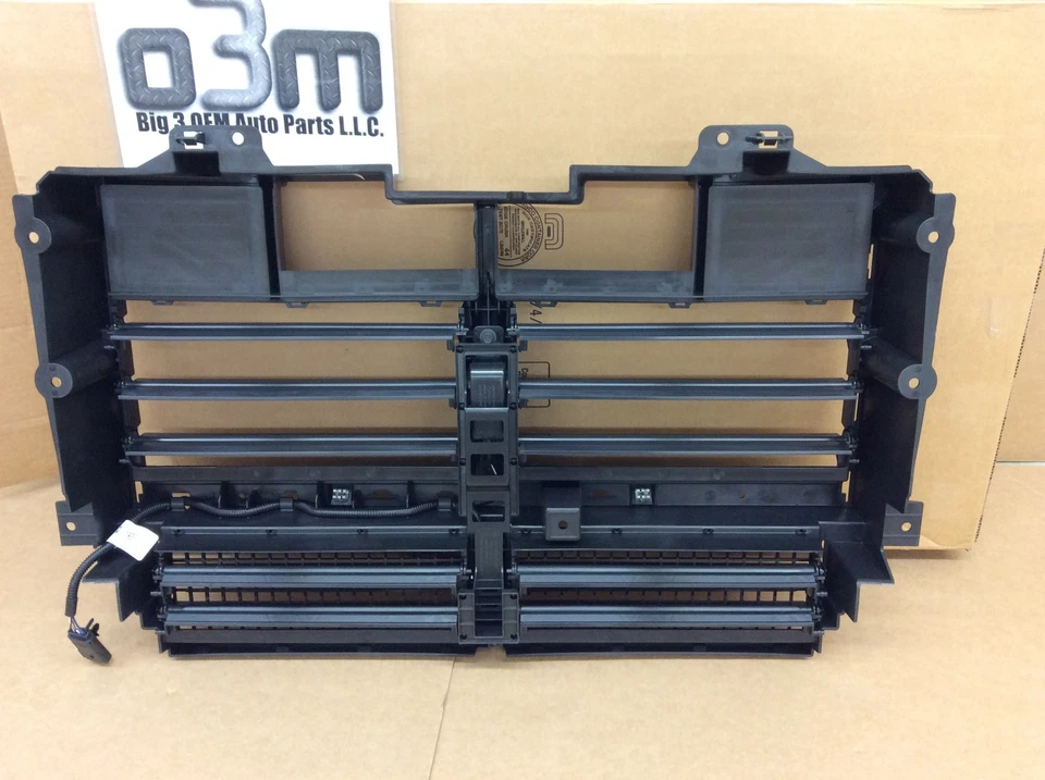 Chevrolet Colorado GMC Canyon 2015-2016 parachoques delantero rejilla obturador nuevo OEM Foto 2 de 3