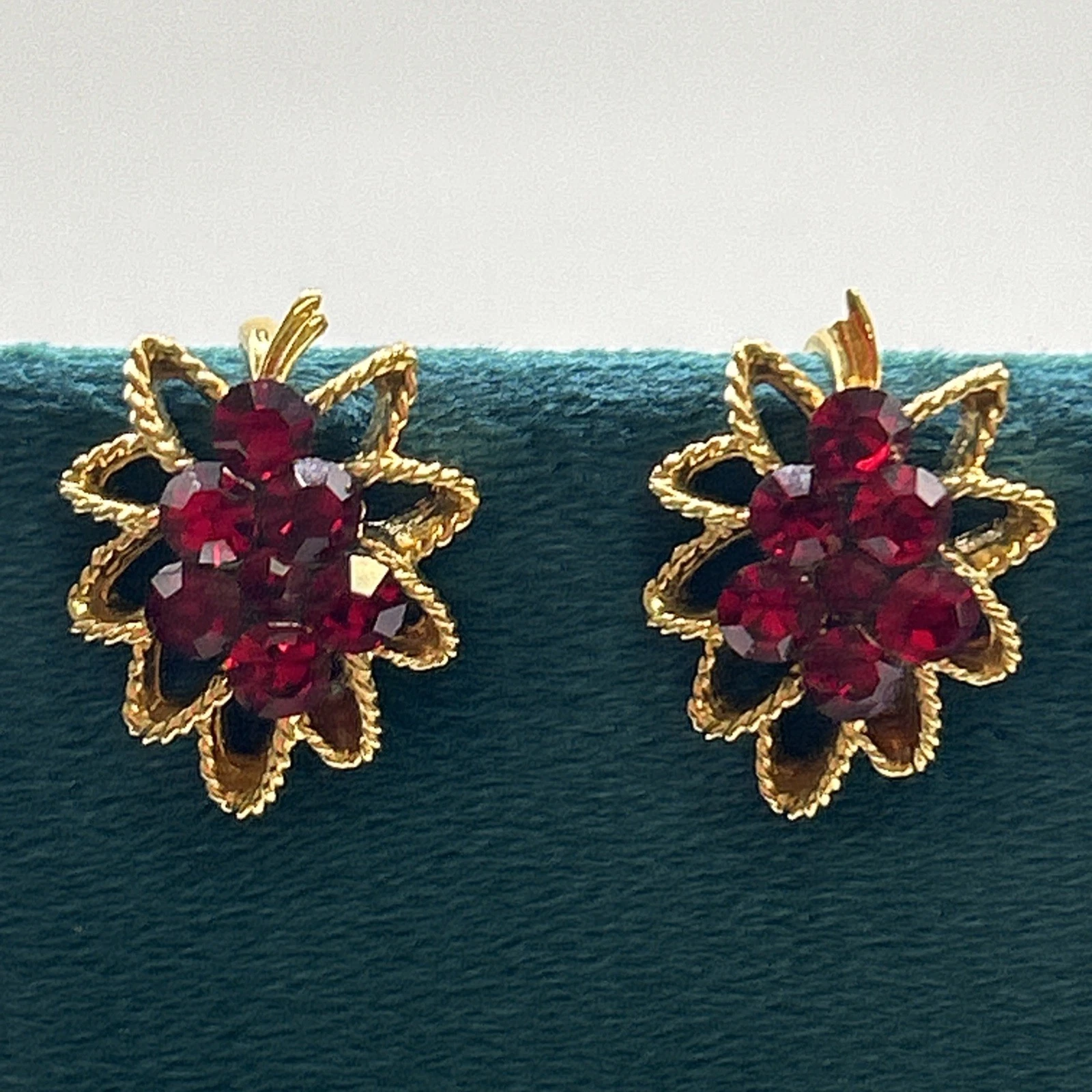 Boucle D’oreille vintage fantaisie Grappe De Raisins Doré   Strass Rouge Clips