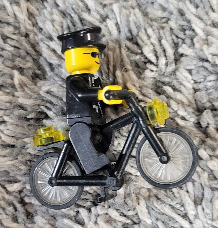 Lego Vintage Police Officer On Bike - Image 2 of 3