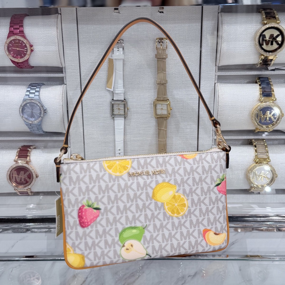 MICHAEL KORS イラスト付きショルダーバッグ MICHAEL KORS（マイケルコース） ショルダーバッグ OSAKA COOPER