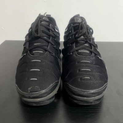 Men s Nike Air VaporMax Plus (Triple Black) Size 8.5 Used