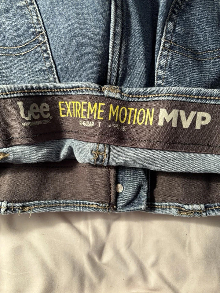Pantalones de mezclilla elásticos Lee Extreme Motion MVP calce regular pierna recta para hombre talla 36x29 Foto 3 de 4