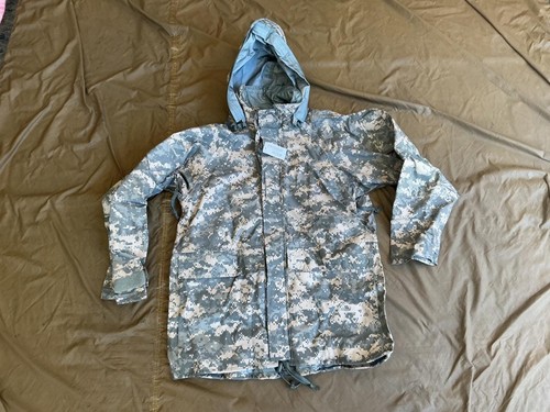 NWT Army Military Surplus ACU Goretex Cold Weather Parka Jacket MEDIUM REGULAR