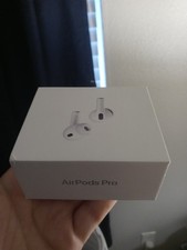 Apple AirPods Pro 3 w/ MagSafe Case USB  C - White